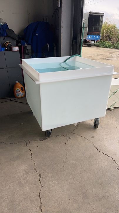 華創工業 槽子實績：附輪 PP 槽車
